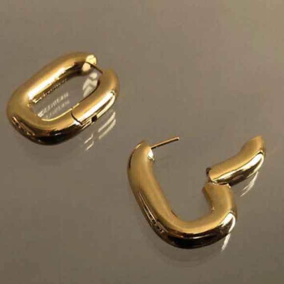 NWT OVAL SHAPE 18K GOLD PLATED Earrings - Picture 3 of 4